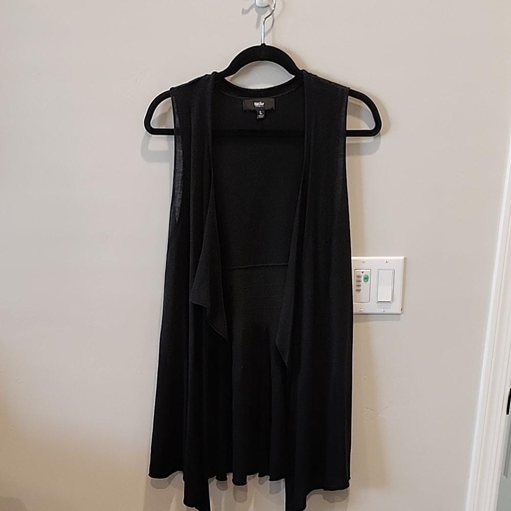 Black Sleeveless Cardigan Vest